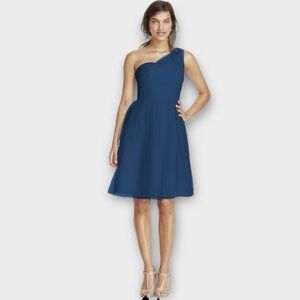 David’s Bridal Short One Shoulder Tulle Bridesmaid Dress in Marine Size 4
